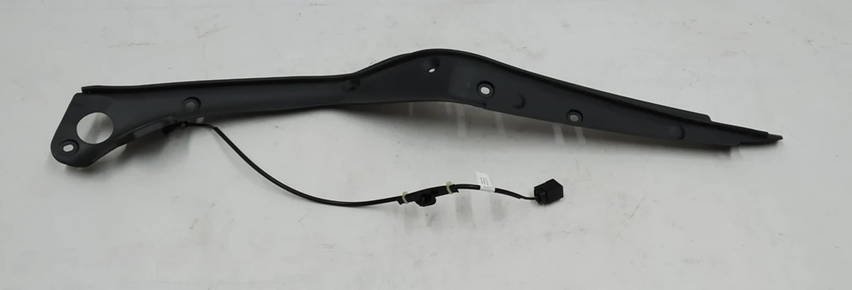 2 Панель із датчиком закриття задніх лівих дверей задня Tesla Model X 1037560-00-F