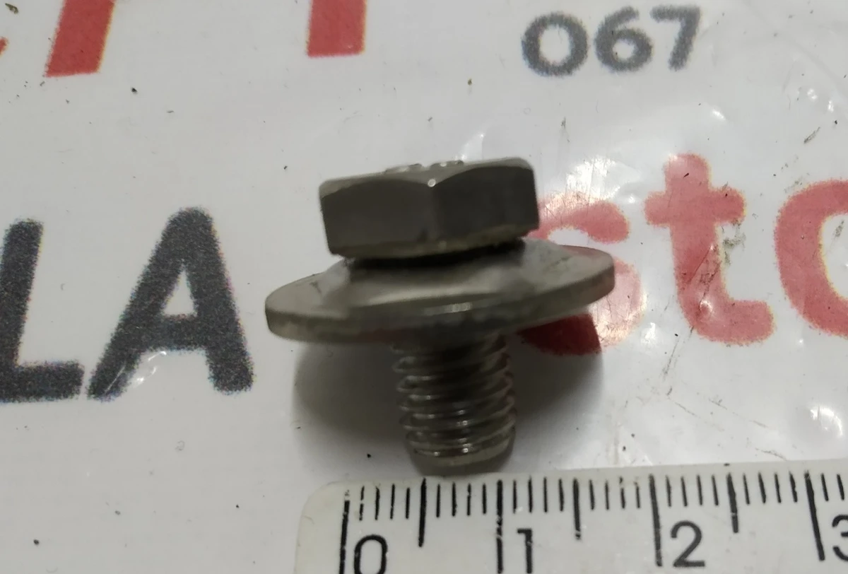 Болт M8-1.25x14 HEX SM CREST SST NC Tesla model X 1037760-00-A