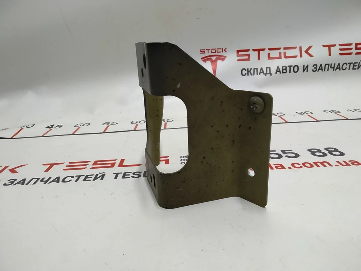 Усилитель колесной арки правый Tesla model S, model S REST 1037782-S0-A