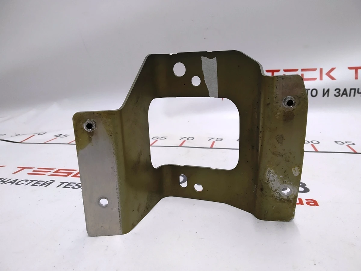 Усилитель колесной арки правый Tesla model S, model S REST 1037782-S0-A