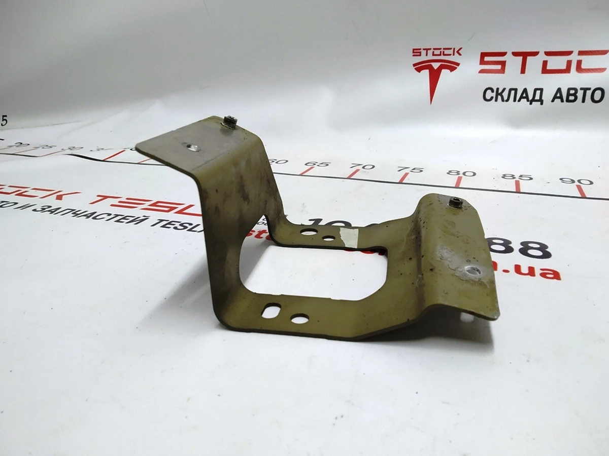 Усилитель колесной арки правый Tesla model S, model S REST 1037782-S0-A