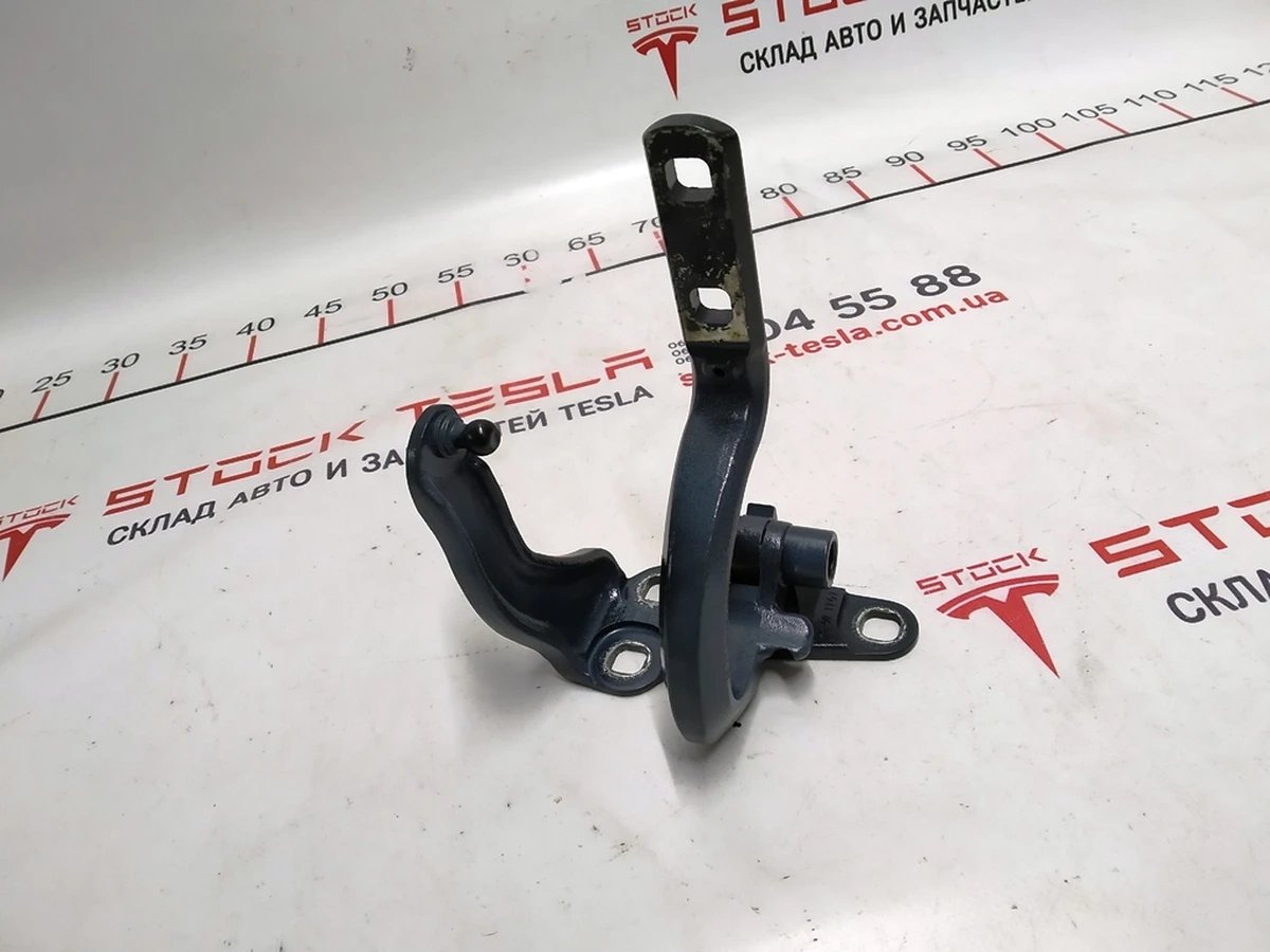 3 PRIMARY HNG RH RR, LH FRT Tesla Model X 1037844-00-M