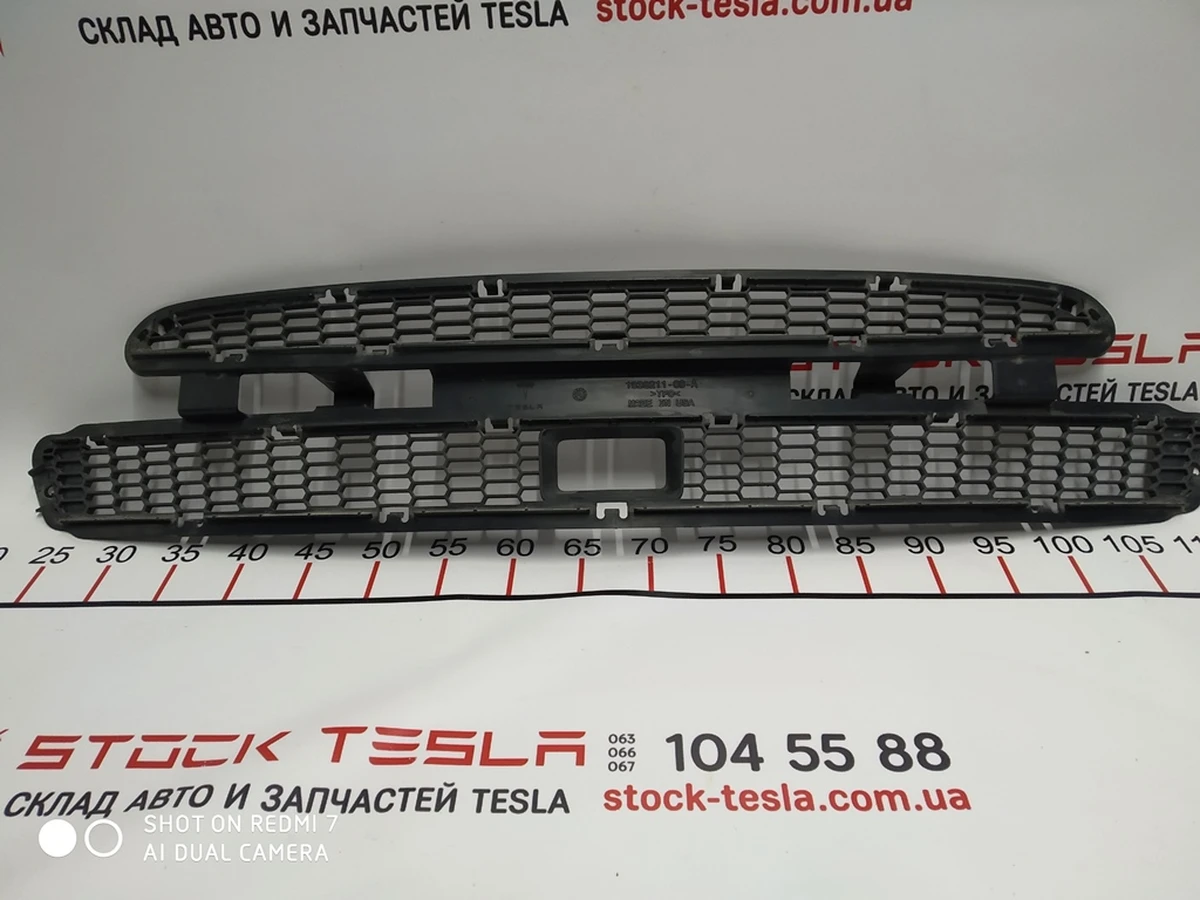 3 Решетка бампера переднего нижняя под радар Tesla model S 1038211-00-A