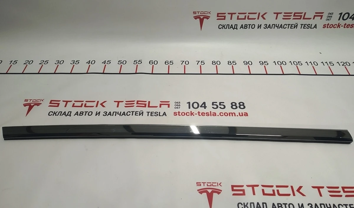 3 SEAL - DOOR FR OTR BELT - RH Tesla model S, model S REST 1038394-00-A