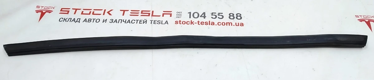 4 External door molding rear left chrome (only seal, without chrome) Tesla model S, model S REST 1038395-80-A