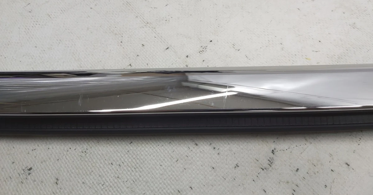 4 Молдинг наружный двери задней левой хром с повреждением Tesla model S, model S REST 1038395-80-A