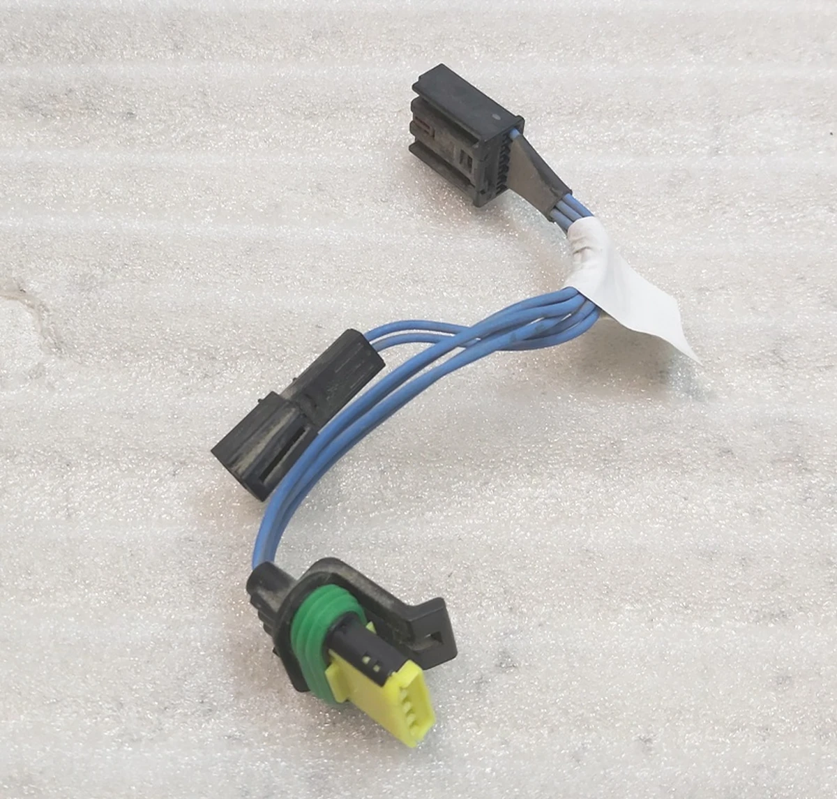 Проводка и разъёмы датчика оборотов первичного вала х253 4pin Tesla model S, model S REST, model X 1038572-00-B