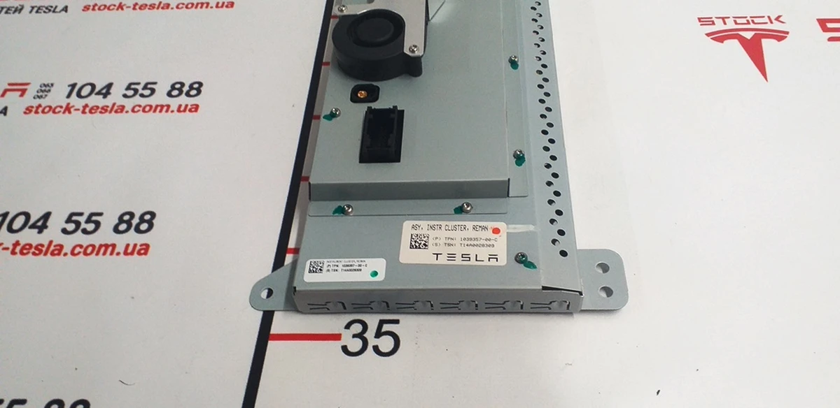 1 Щиток приладів допоміжний монітор Tesla model X S REST 1004788-00-H