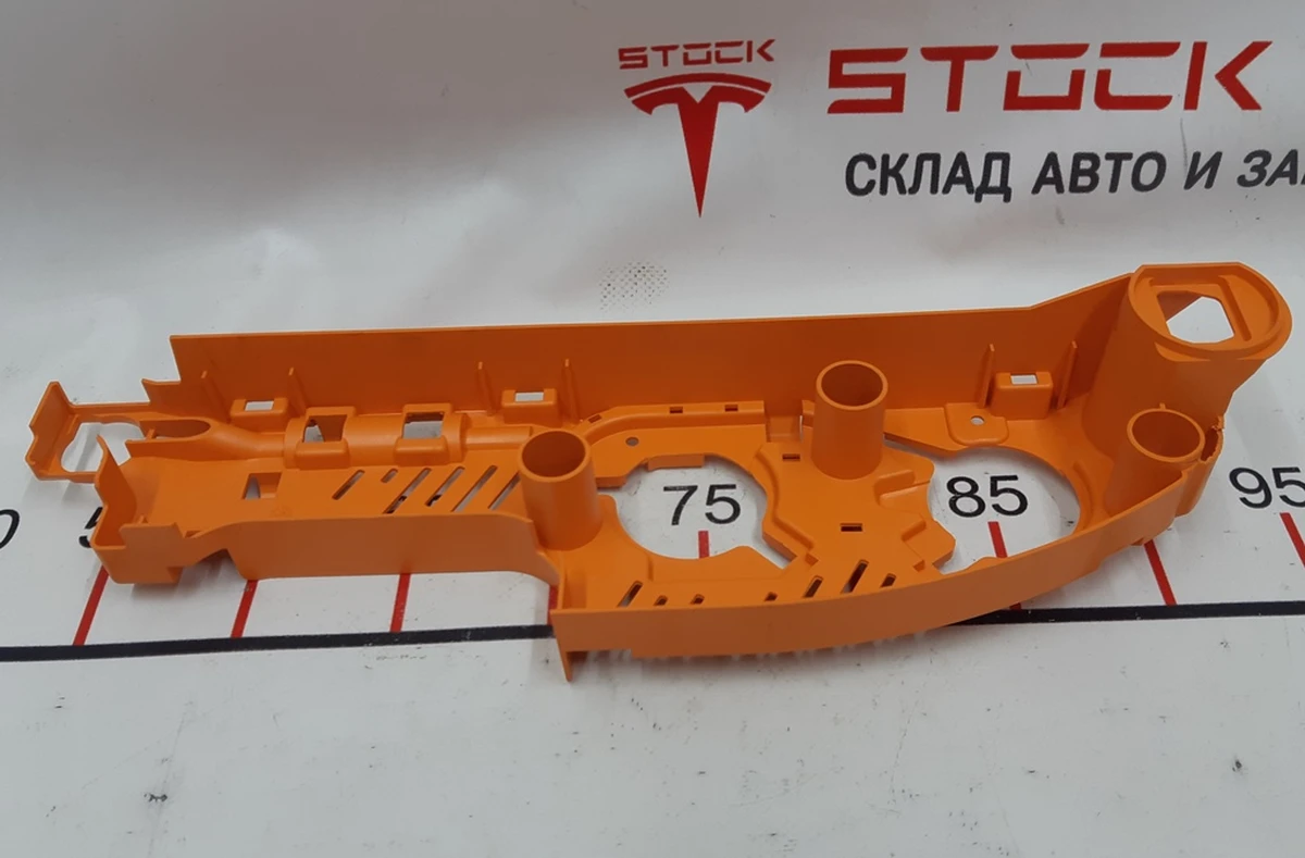 Корпус верхній допоміжного блоку керування основної батареї Tesla model S REST, Tesla model X 1041310-00-F