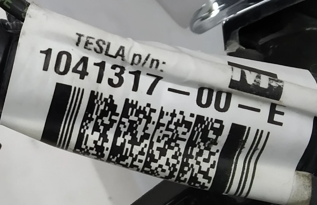 1 Зеркало наружное левое PREMIUM в сборе (без зеркального элемента и верхней накладки) Tesla model S, model S REST 1041317-00-G