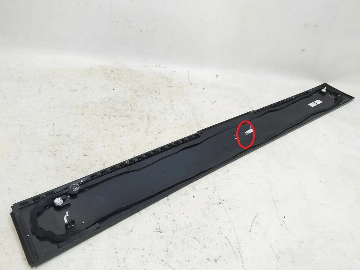 18 Панель наружная крыши передняя поперечная с повреждением Tesla Model X 1041362-00-J