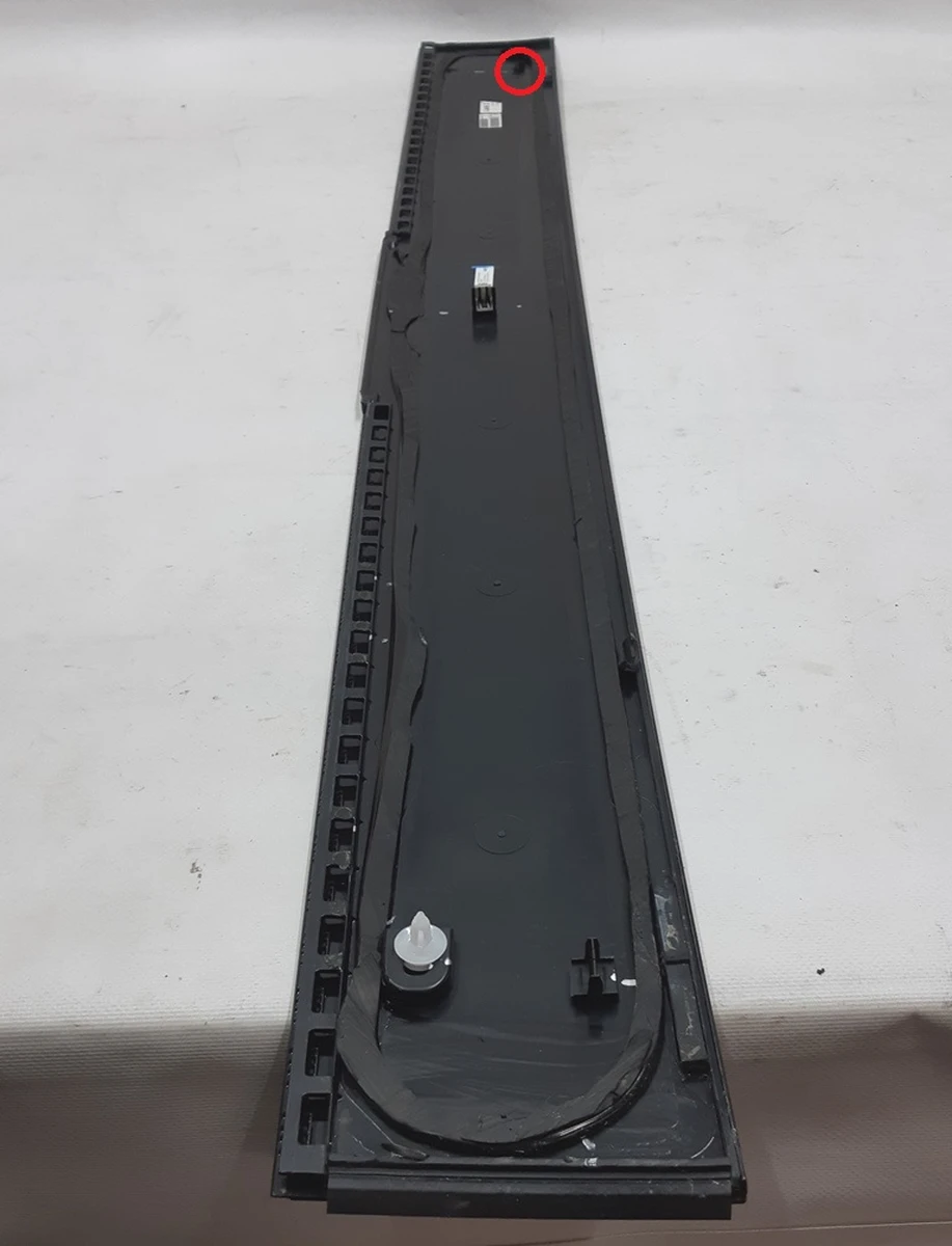 18 Панель зовнішня даху передня поперечна з пошкодженням Tesla Model X 1041362-00-J