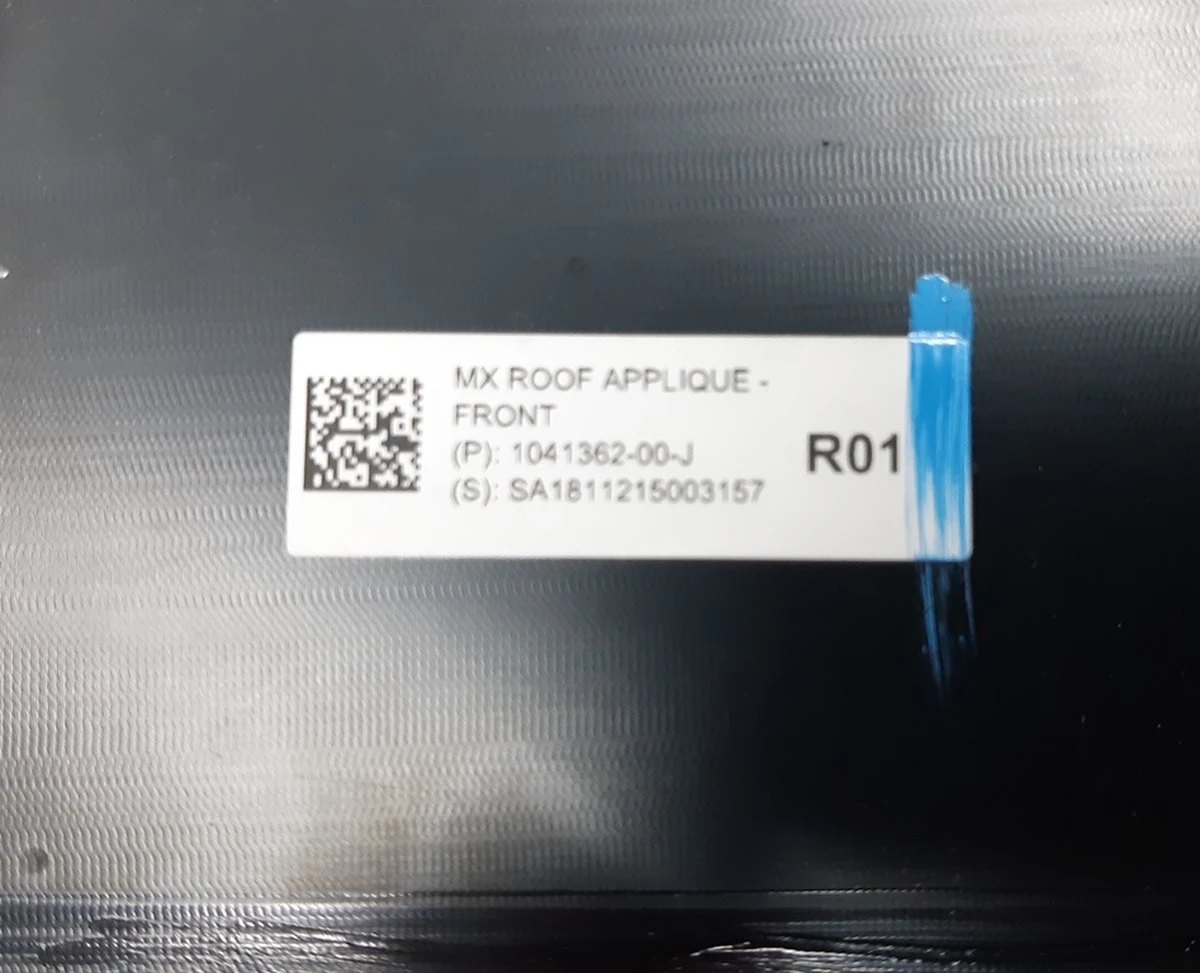 18 Панель наружная крыши передняя поперечная с повреждением Tesla Model X 1041362-00-J