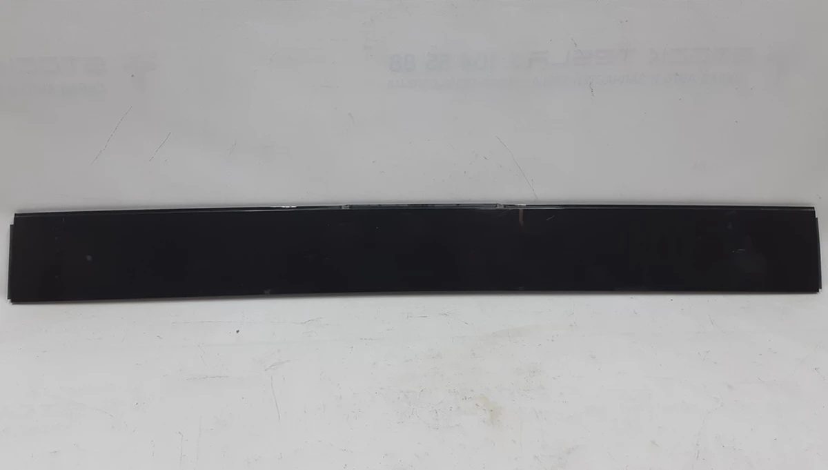 18 Панель наружная крыши передняя поперечная с повреждением Tesla Model X 1041362-00-J