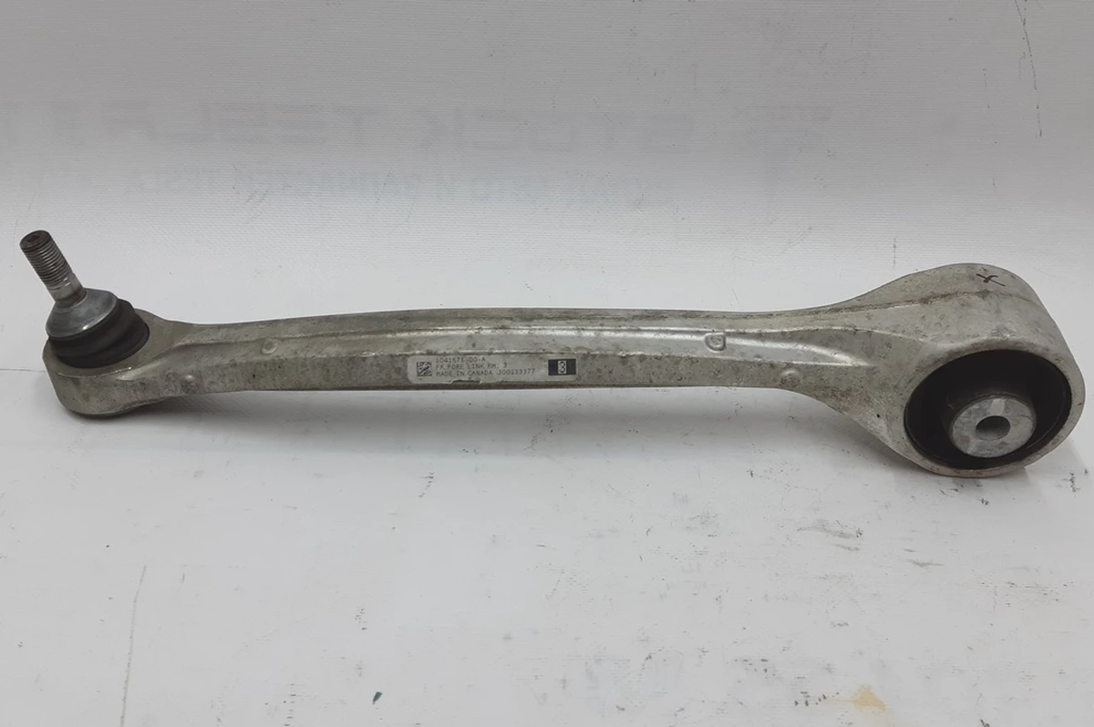 6 Рычаг нижний продольный правый нового образца (банан) до 2018 некондиция Tesla model X S REST 1041575-00-B