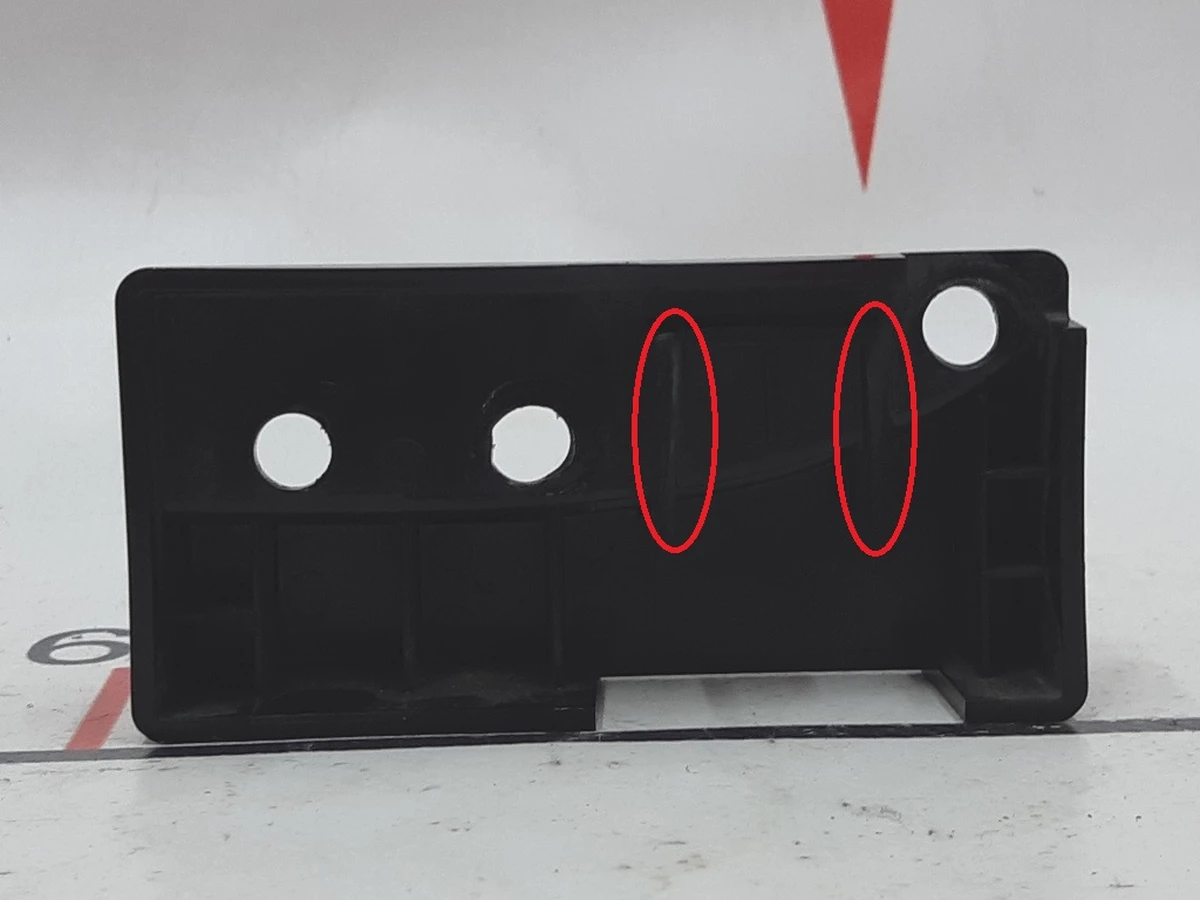 10 Left rear bumper bracket with damage Tesla model S REST 1042046-00-B