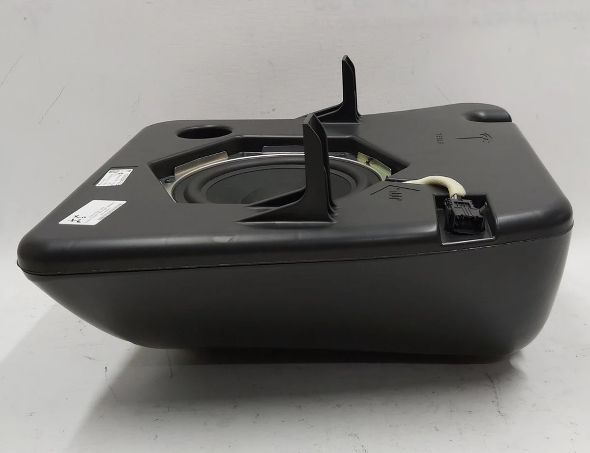 6 Сабвуфер с AWD Tesla model S, model S REST 1042544-00-B