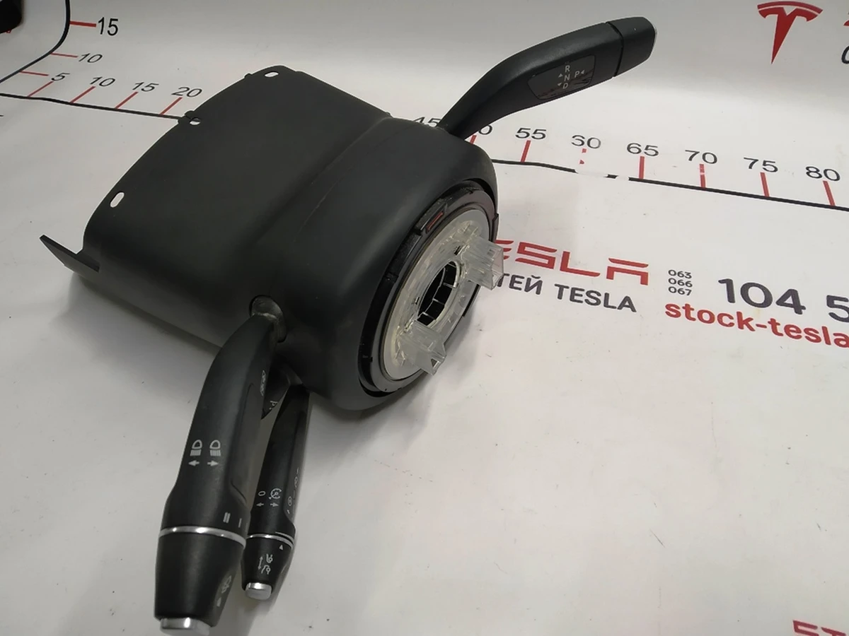 12 Модуль керування рульовою колонкою у зборі з круїзом Tesla model S 1042701-00-A