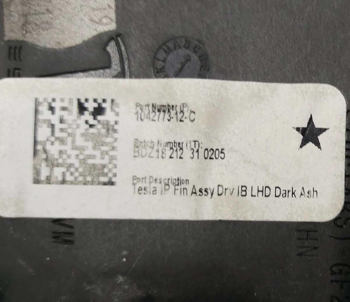 23 IP FINISHER SET DARK ASH LHD NOVEM Tesla model S REST 1042773-12-C