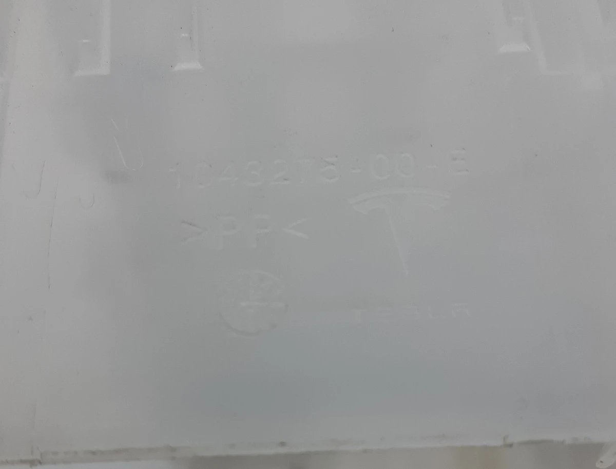 Fixing bracket for body wiring connectors for the main body Tesla model X 1043275-00-E