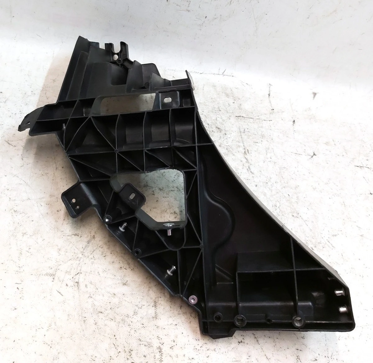 3 MX HEADLAMP SUPPORT BRACKET LH (shaft) Tesla model X 1043357-00-F