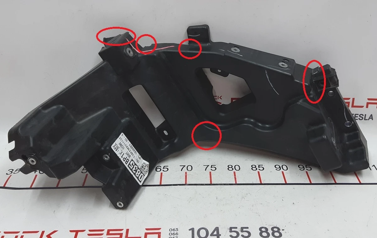 3 MX HEADLAMP SUPPORT BRACKET LH with damage Tesla model X 1043357-00-F