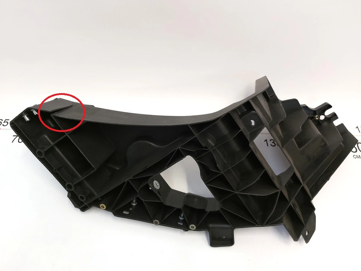 3 HEADLAMP SUPPORT BRACKET RH (shaft) with damage Tesla model X 1043612-00-F