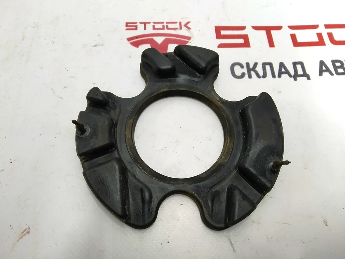 3 Накладка резиновая стакана опорного левого Tesla Model 3, Model Y 1044031-00-B