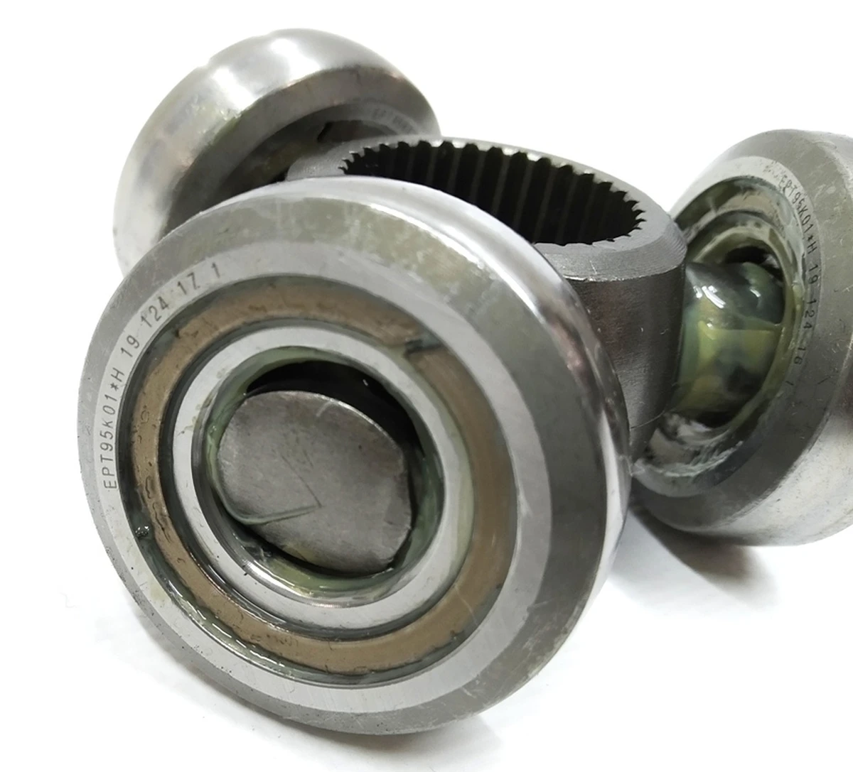 Трипоидный подшипник внутреннего шруса Tesla model 3 1044161-00-D