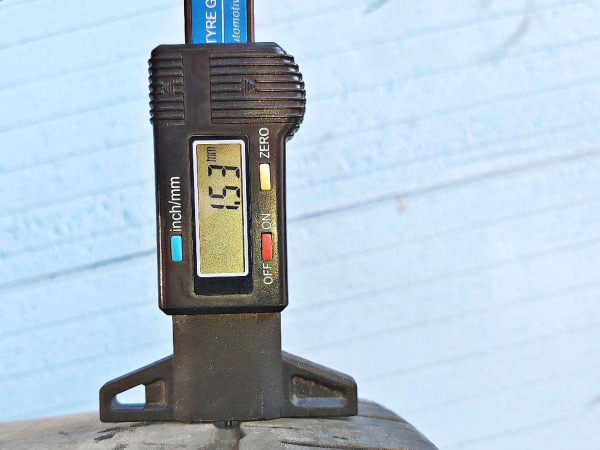 1 Wheel assembly with damage (rim 18 * 8.5J AERO tire Michelin Primacy 235/45 R18 TPMS sensor protector 1,53 mm) Tesla model 3 1234221-00-C