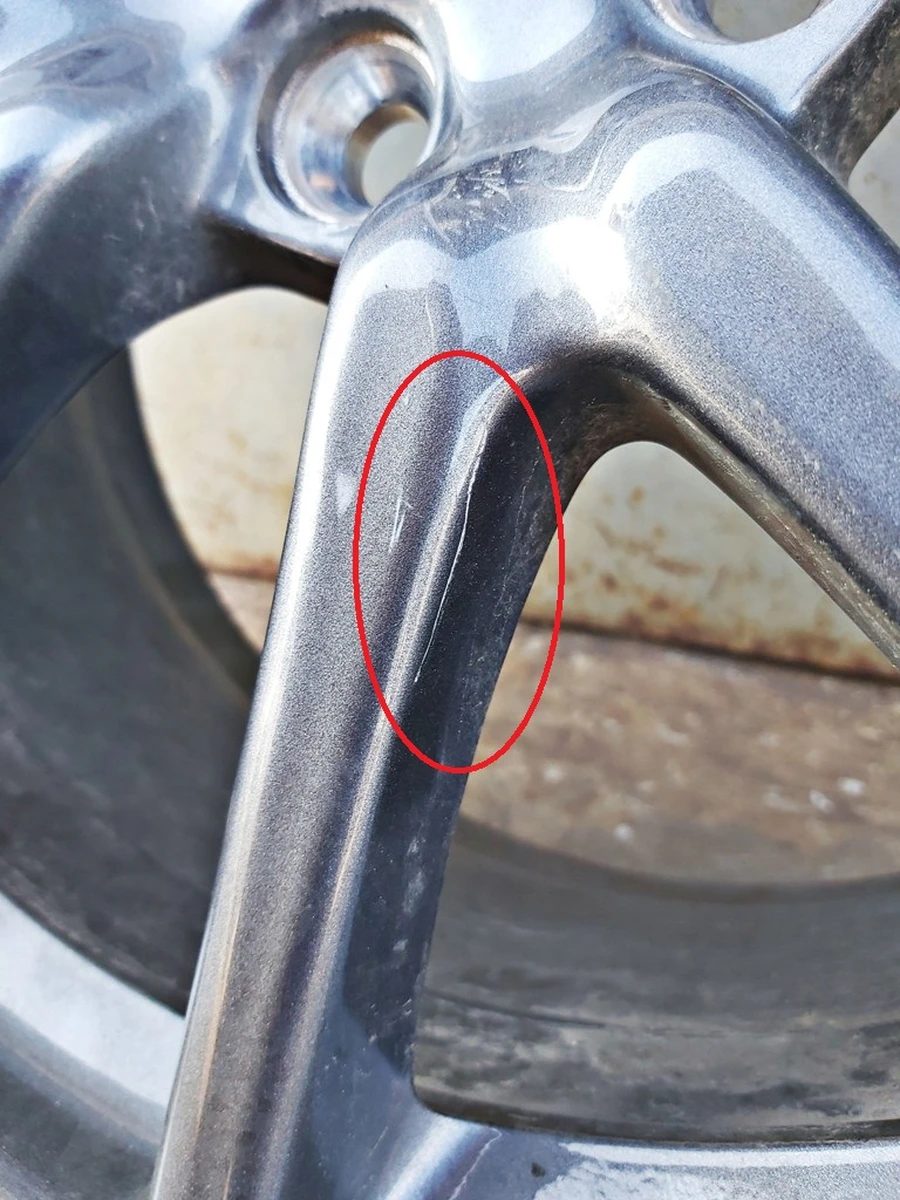 1 Wheel assembly with damage (rim 18 * 8.5J AERO tire Michelin Primacy 235/45 R18 TPMS sensor protector 4,16 mm) Tesla model 3 1234221-00-C