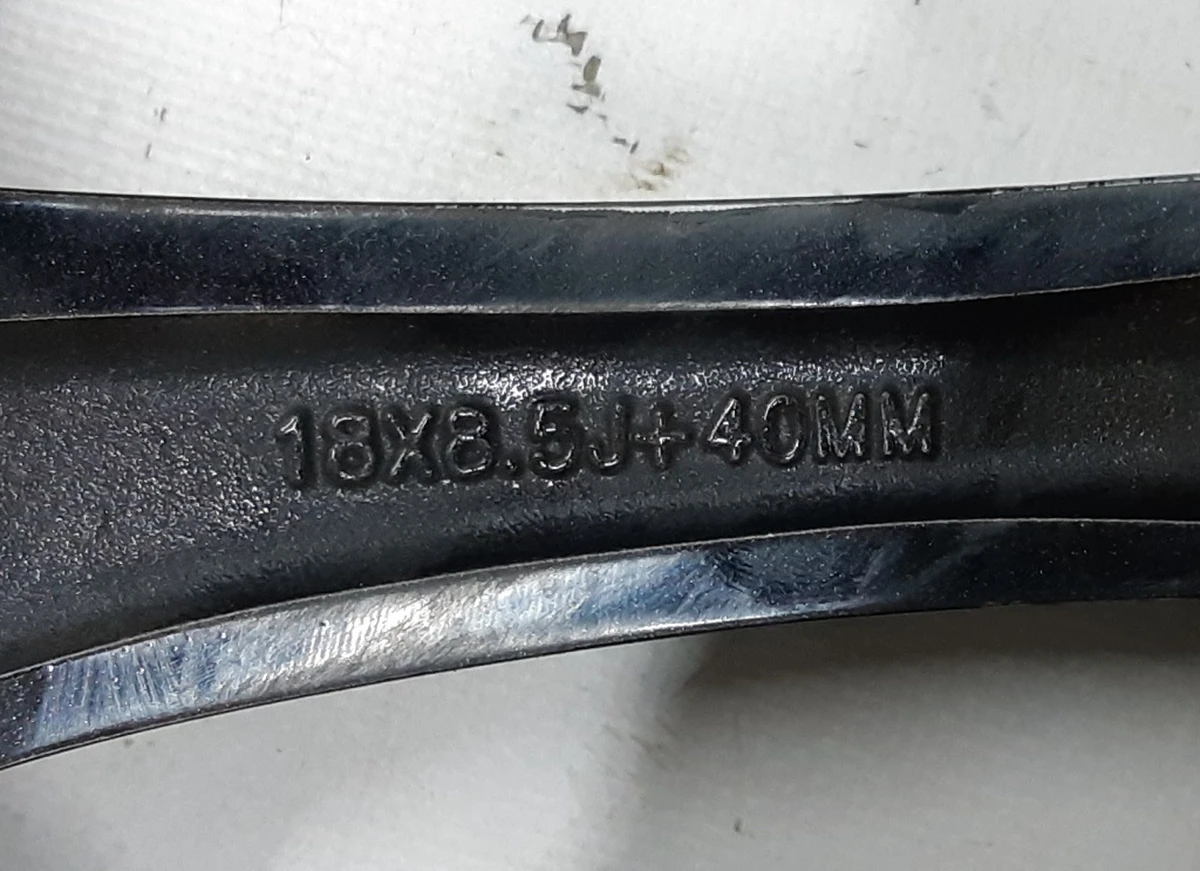 1 Диск колесный 18X8.5J ET40 AERO с повреждением Tesla model 3 1234221-00-C