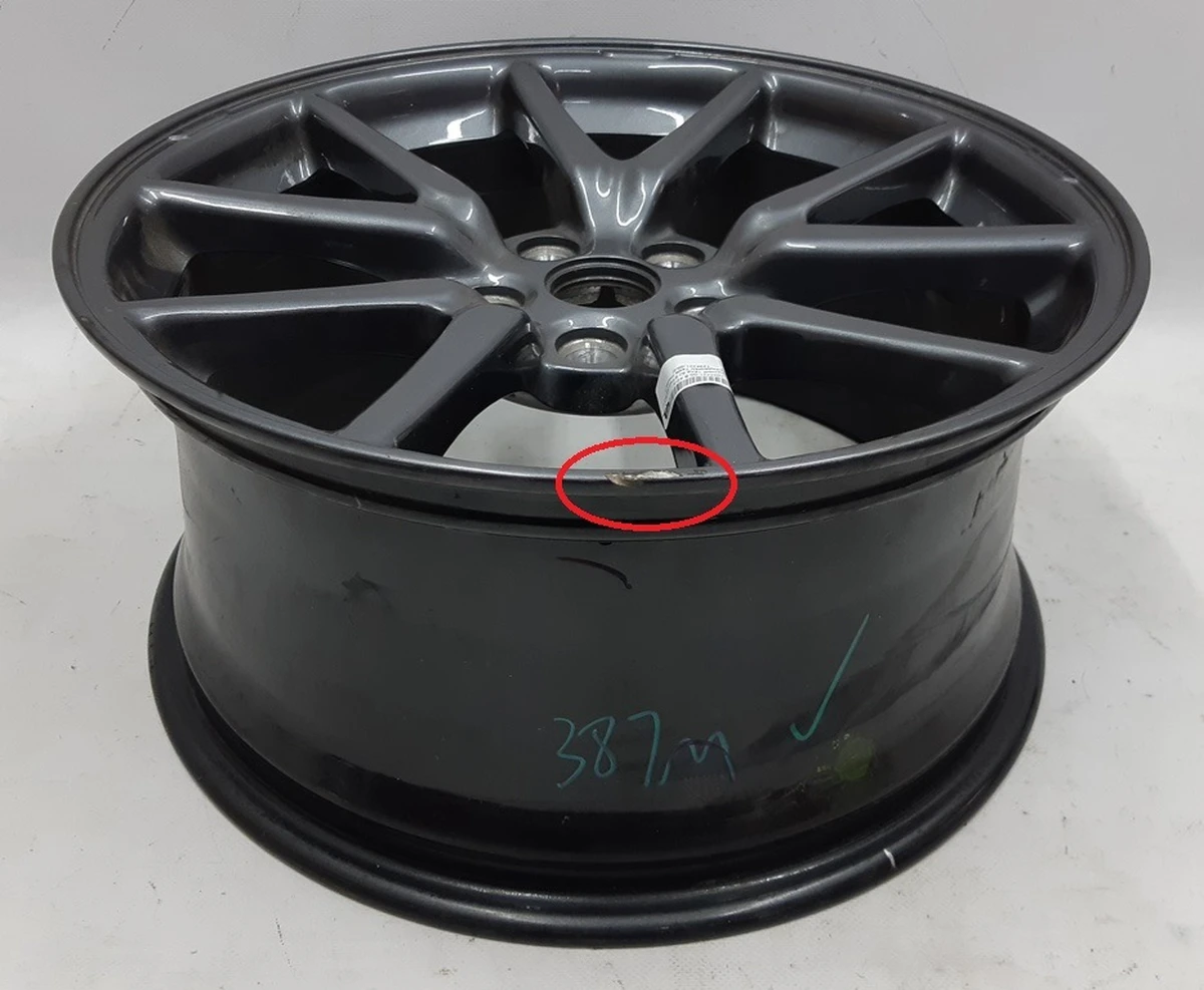 1 Диск колесный 18X8.5J ET40 AERO с повреждением Tesla model 3 1234221-00-C