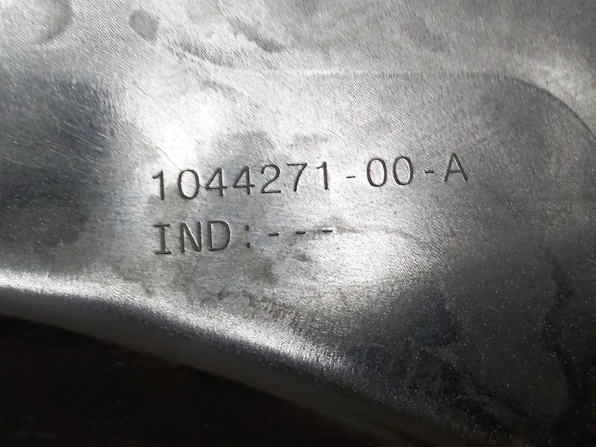 11 Колпак колесный (18 дюймов) б/у Tesla model 3 1044271-00-C