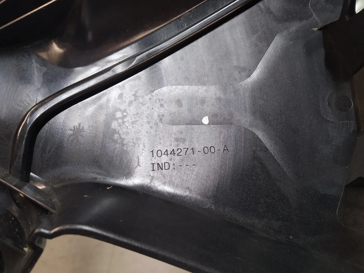 11 18 INCH AERO WHEEL CAP second hand Tesla model 3 1044271-00-C