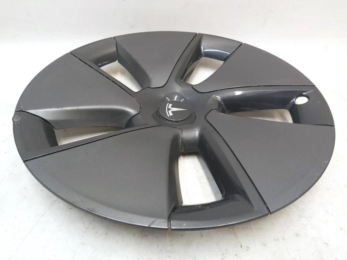 11 WHEEL COVER - 18 INCH PINWHEEL REFRESH with damage Tesla model 3 1044271-00-C 