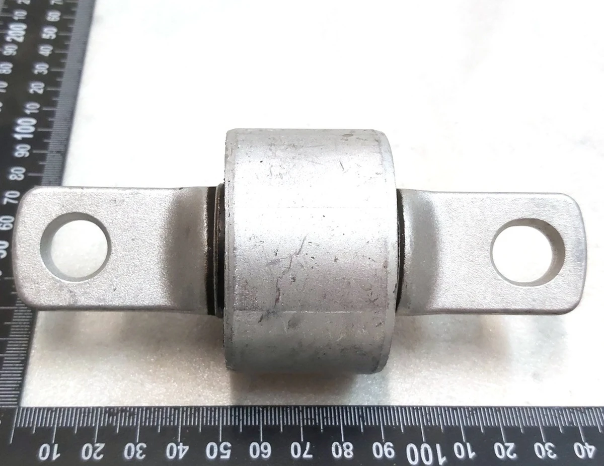 2 Сайлентблок рычага переднего нижнего поперечного 60 мм (бабочка, конфетка) Tesla Model 3, Model 3 Jan 2024, Model Y, Model Y Feb 2025 1044343-00 11883