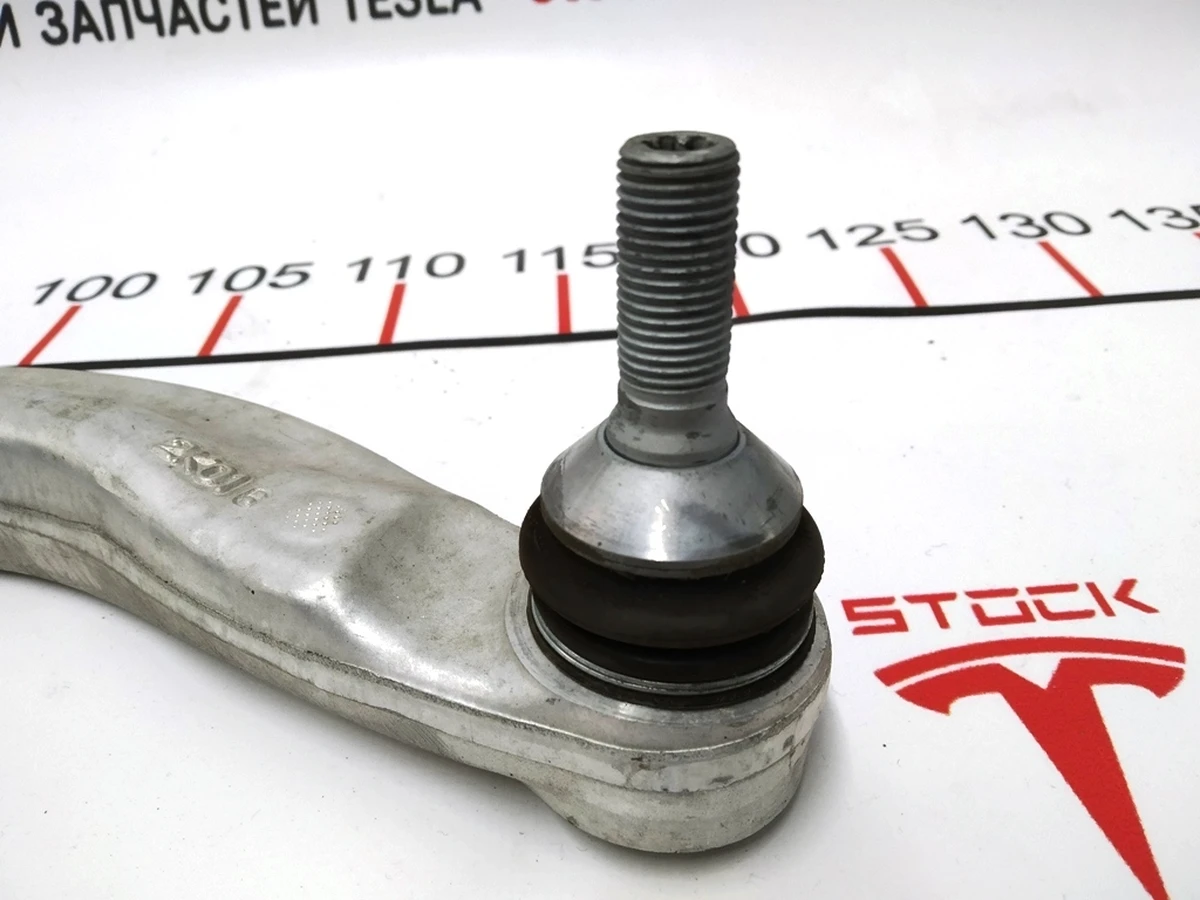 1 Важіль передній нижній лівий (банан) з пошкодженням (надірваний сайлентблок) Tesla model 3, model Y 1044354-00-A