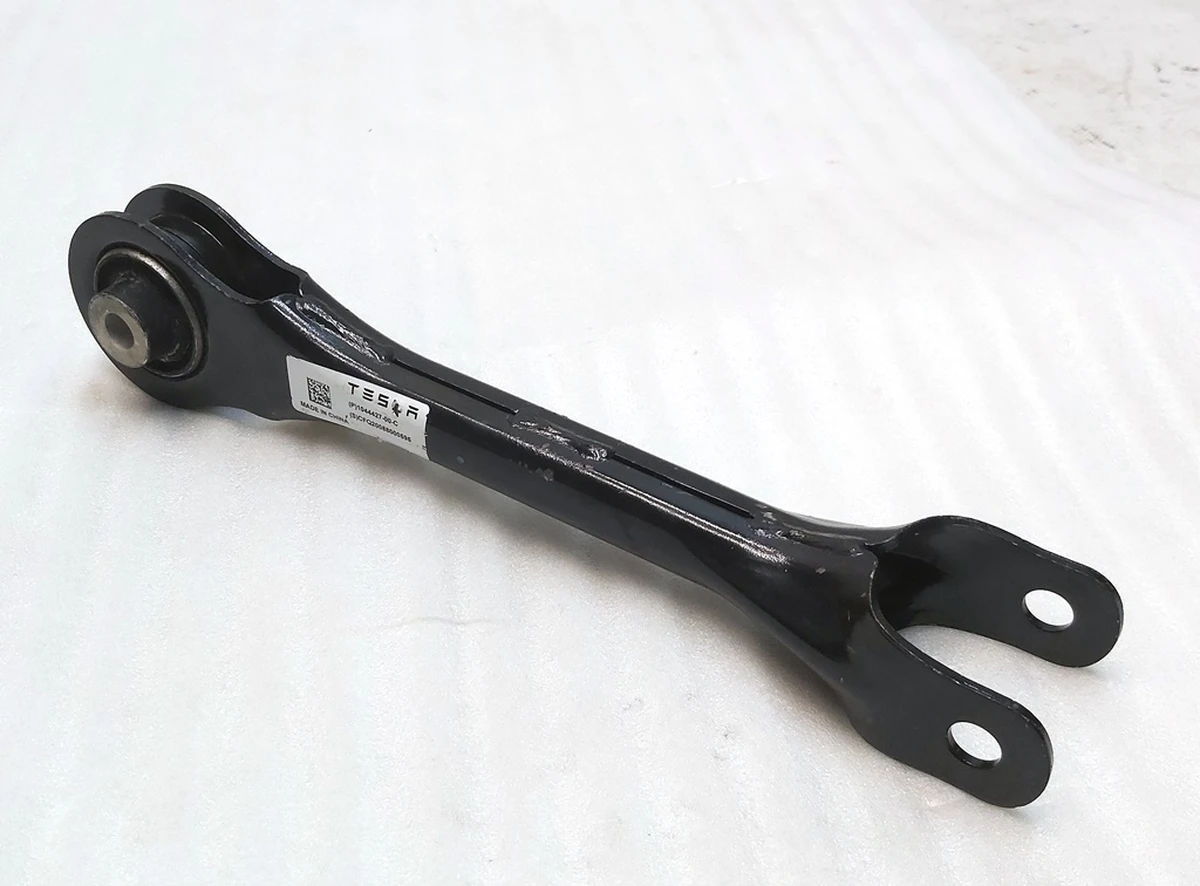 3 Важіль задній верхній подовжній лівий правий Tesla model 3 1044427-00-C