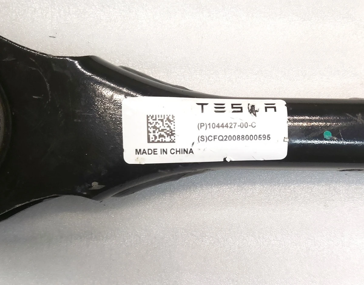 3 Важіль задній верхній подовжній лівий правий Tesla model 3 1044427-00-C