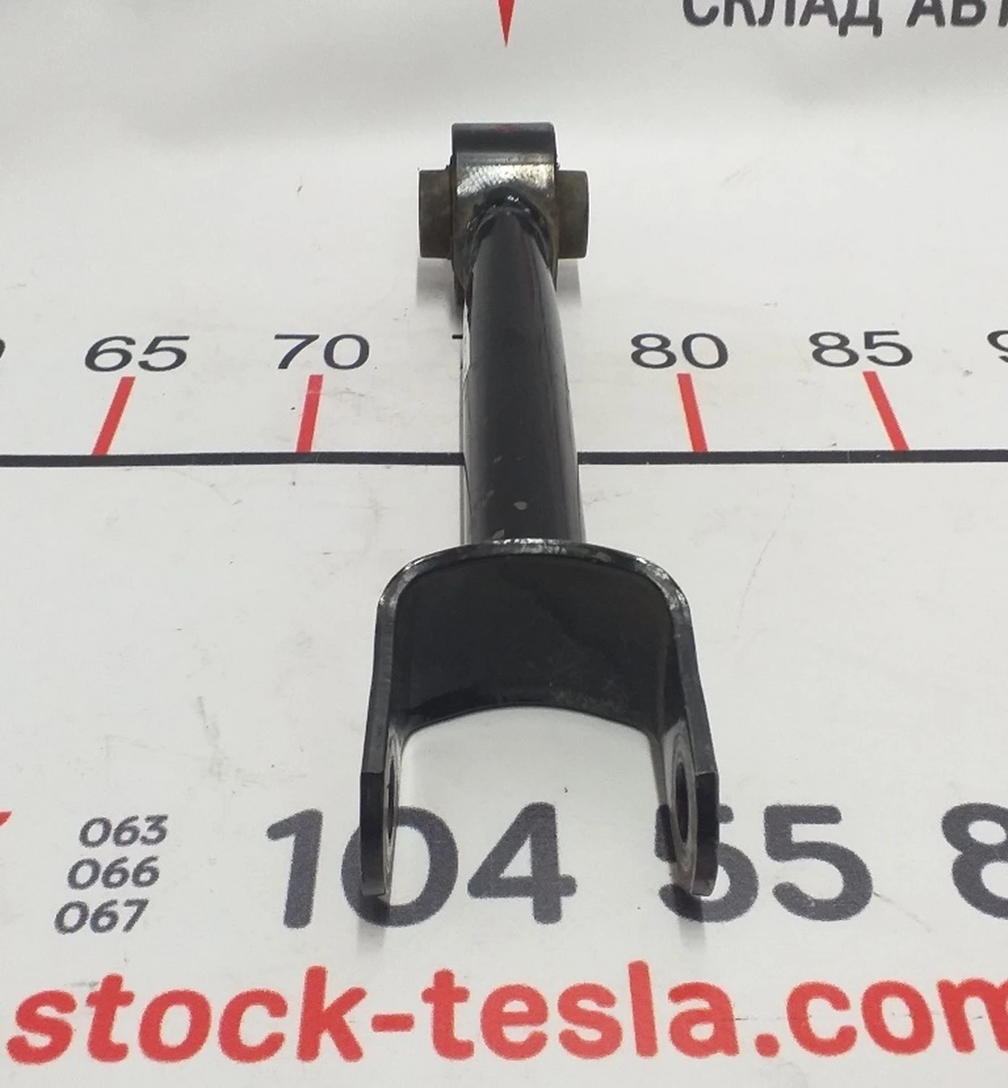 5 Рычаг задний поперечный схождения левый правый Tesla model 3 1044431-00-G