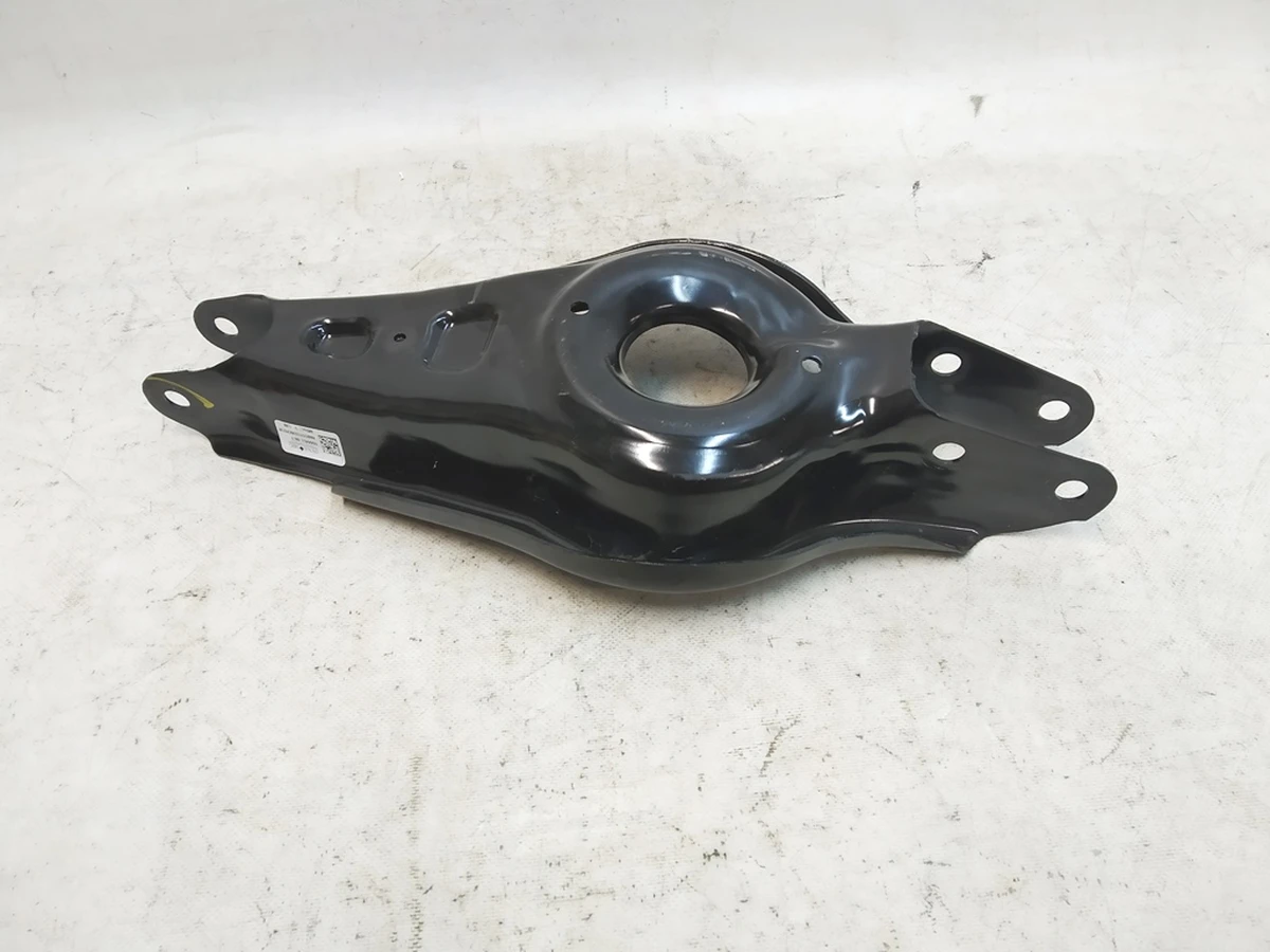 1 Важіль задній нижній під пружину з пошкодженням Tesla model 3, model Y 1044451-00-F