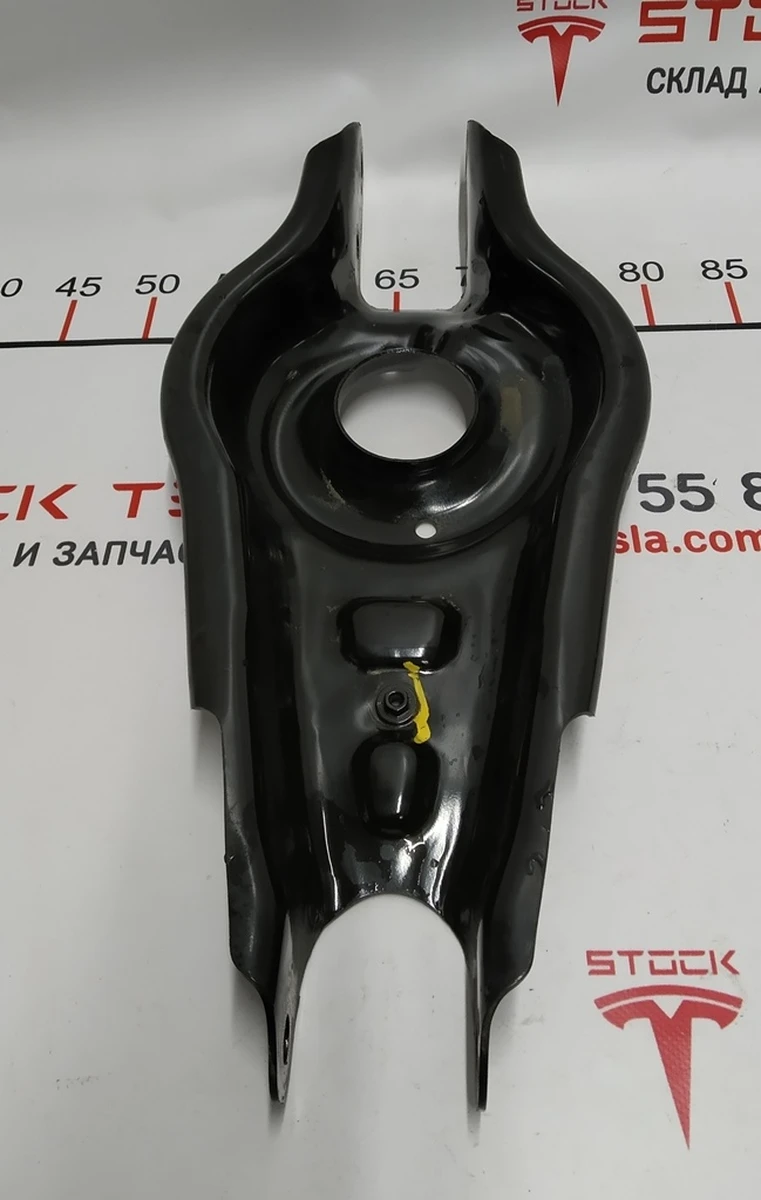 1 Рычаг задний нижний под пружину Tesla model 3 1044451-00-F