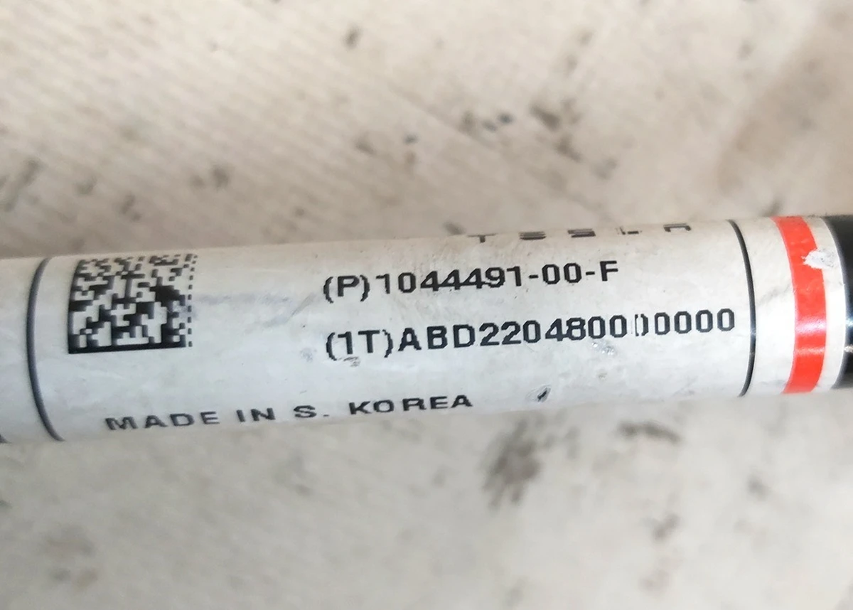 2 Stabar link - Rear - Left hand Tesla Model 3, Model Y 1044491-00-F