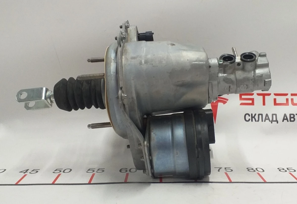 1 BRAKE BOOSTER AND MASTER CYL ASSY LHD Tesla model 3 1044671-99-F