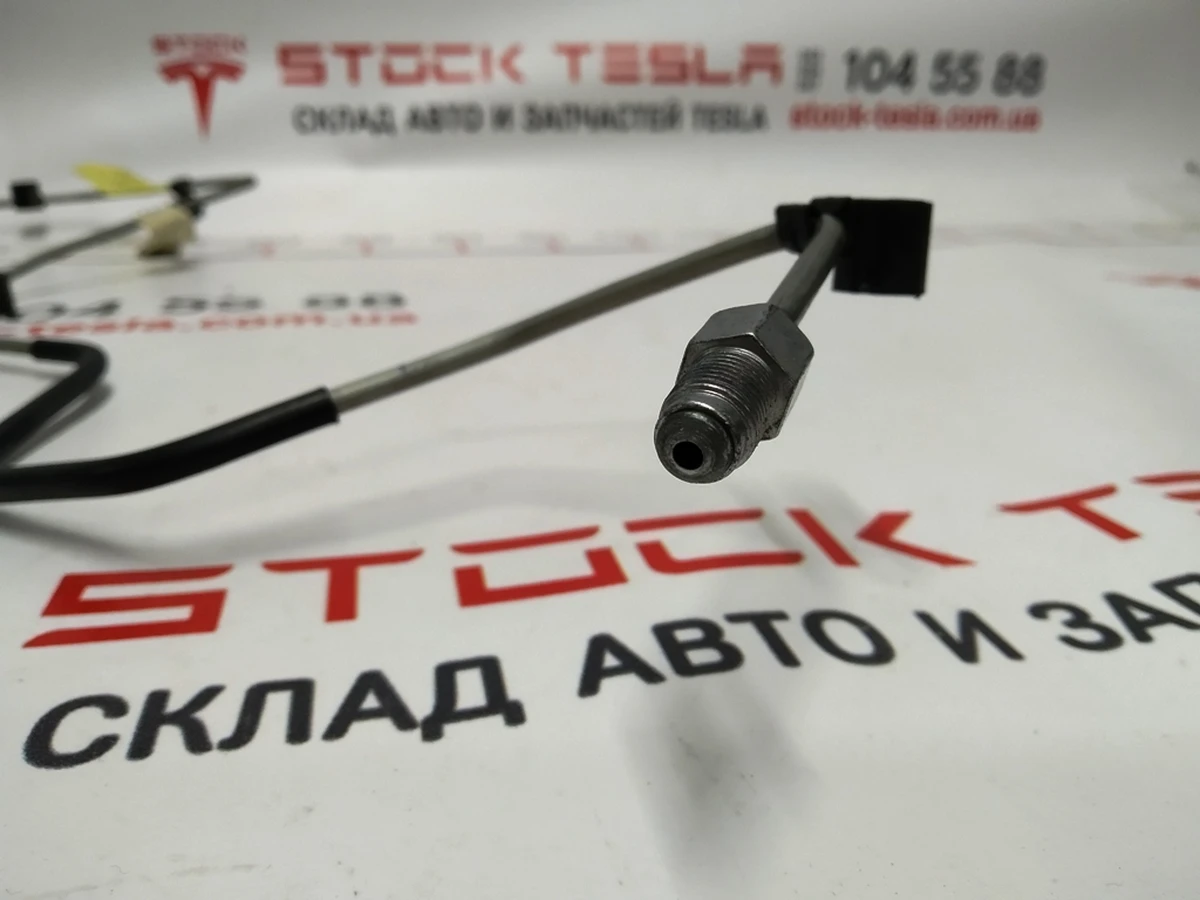 2 Гальмівна трубка задня ліва RWD AWD Tesla model 3 1044714-00-C0-C