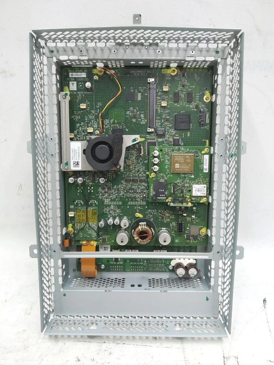 1 Головний блок управління MCU (без сенсорного екрану та процесора TEGRA) Tesla model S REST