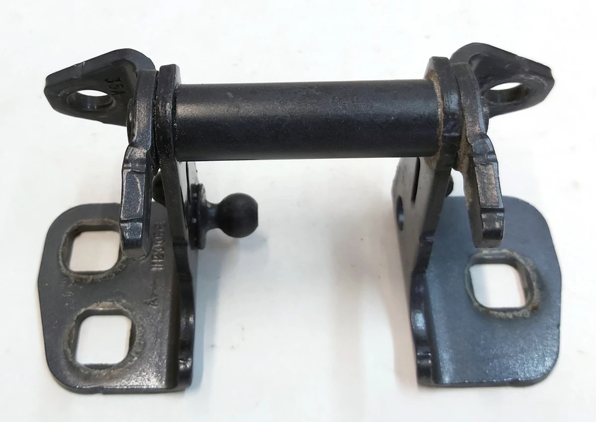 3 Петля двери передней левой верхняя PMNG Tesla model X 1045536-00-H