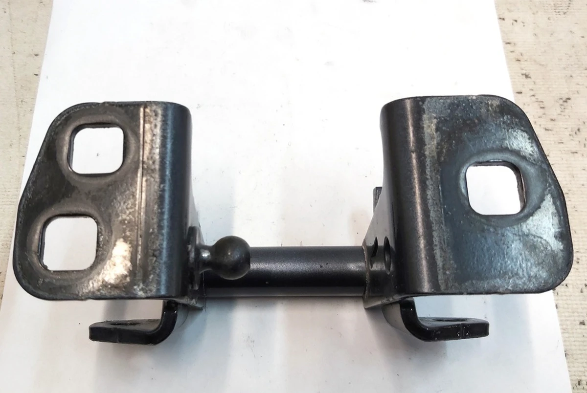 3 Петля двери передней левой верхняя PMNG Tesla model X 1045536-00-H