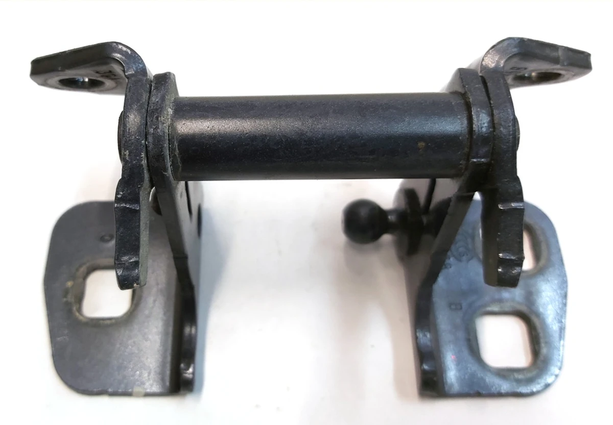 3 Петля двері передньої правої верхня PMNG Tesla model X 1045537-00-H